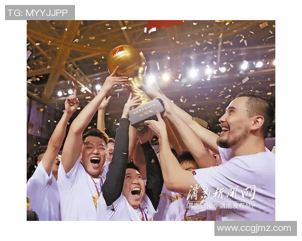 陕西信达男篮迎战西安队全力争胜展现球队实力与拼搏精神