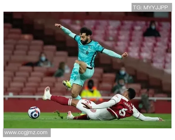 利物浦与阿森纳激战正酣精彩瞬间图片回顾与分析